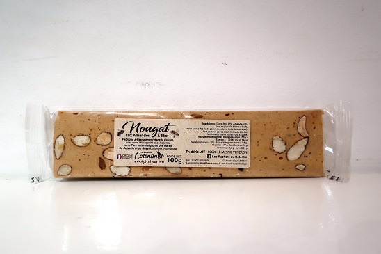 NOUGAT AMANDES, NOISETTES ET MIEL
