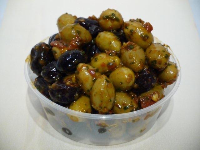 OLIVES AU POMODORI